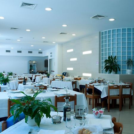 Hotel Mare Blu 프란카빌라 알 마레 외부 사진
